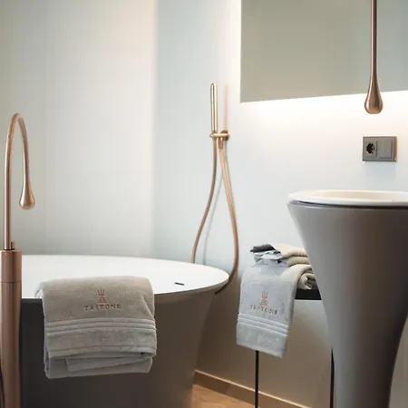 Tritone Luxury Fontana Di Trevi