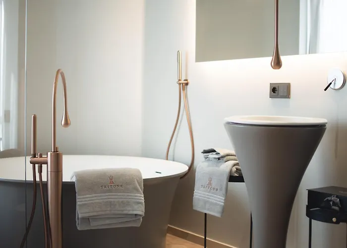 Tritone Luxury Fontana Di Trevi